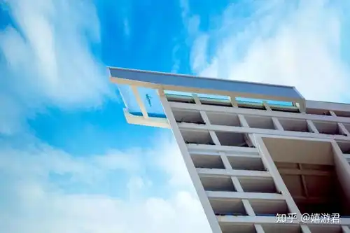 去三亚,住在大东海好,还是三亚湾好注意不是亚龙湾