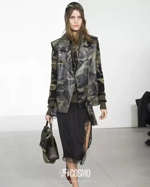  t型台我们和selina张雪迎一起度过了情人节之夜,原来