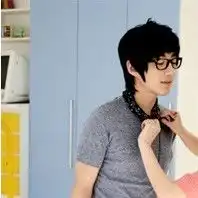  这个情侣头像另一半女的谁有