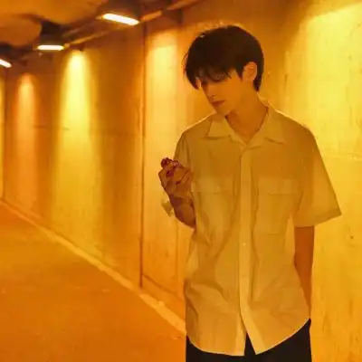  男生青春少年感头像