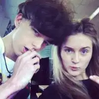  让我们回到过去简单情侣头像