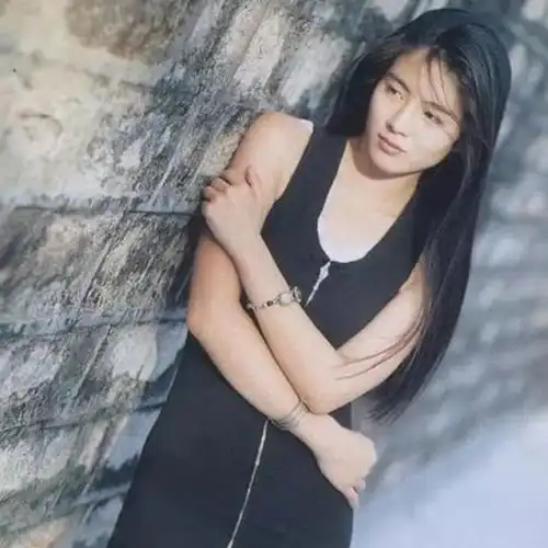  分手8年后复合,婚后生下双胞胎儿子47岁杨采妮隐退也值得