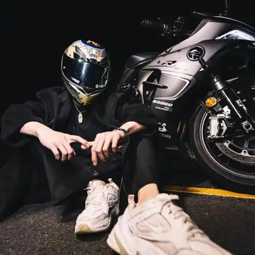  又酷又飒的头像机车爱好者