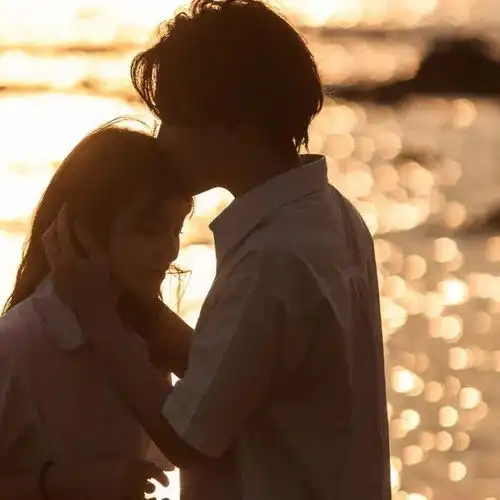  我,33岁,被追我4年的男人甩了