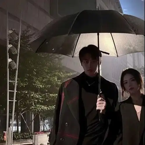  真人情头邂逅你的那个午后,阳光明媚,一如你