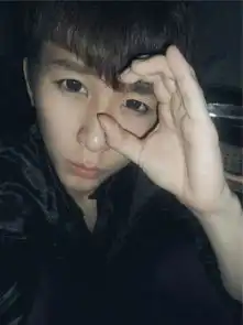  这个男的到底是谁啊