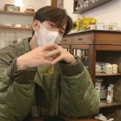  2023最新高清帅气真人男生头像