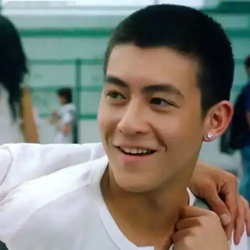  微信头像万里挑一的宝藏男女头像