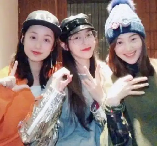 她是唐嫣最好的闺蜜,因吃火锅被富二代看中,闪婚后被宠成公主