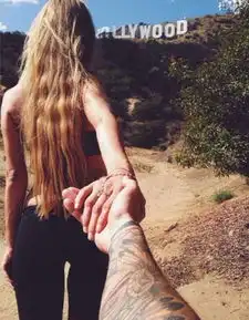  南太小岛情侣幸福环球旅行照羡煞旁人