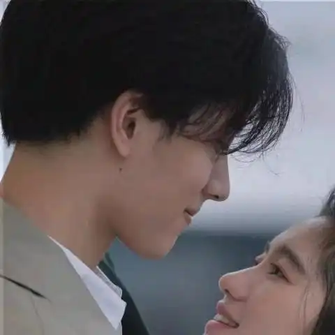  最近超火老师不敢管情侣头像,班主任汝之秀,何人能及也