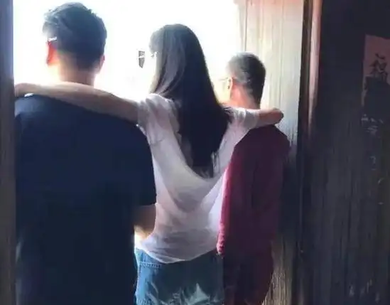  65岁陈道明与31岁倪妮上演情侣,反差太大表示恶心,网友别接吻