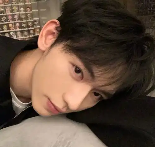  头像氛围感的男生头像,超赞超有范,希望喜欢