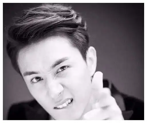  戚薇金瀚为新戏双双换情侣头像,看到李承铉头像我笑了