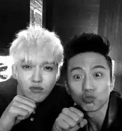  李易峰鼻孔站c位张一山变猩猩求求直男们别自拍了