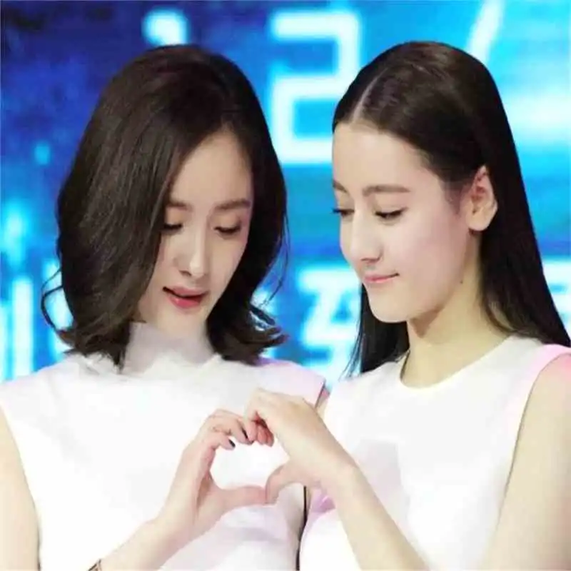  看看杨幂热巴的侧颜,就知道颜值有多高了