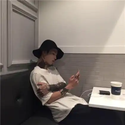  纹身的男生头像,女生怎么看待有纹身的男生呢