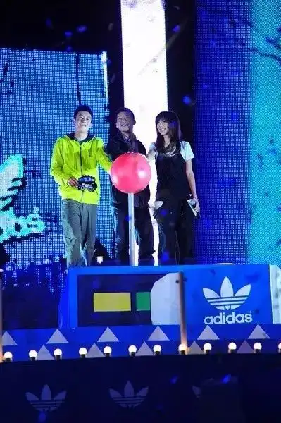  新店足够诚意麦1件少一件三xx陈老师亲着拉链夹克就问你们服不服手慢的得哭