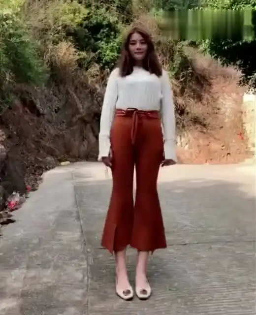 长腿1米1美女来郊区玩,还给我跳海草舞,跳的很有感觉