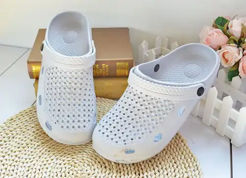  新款夏季男女洞洞鞋儿童凉鞋透气平底凉拖花园情侣小孔防滑凉鞋