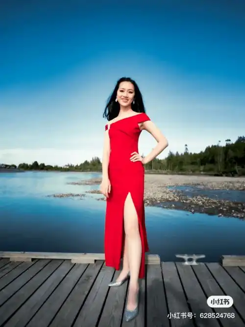  真棒温哥华15岁华裔少女夺得2021加拿大小姐青少组bc省冠军不仅漂亮还很优秀