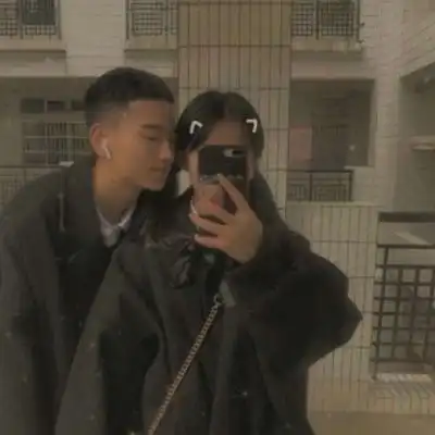  微信情侣头像青春时尚2020我希望梦里你能抱抱我