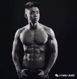  50岁辣妈看着像儿子的女朋友,她保持年轻的秘诀竟然是...