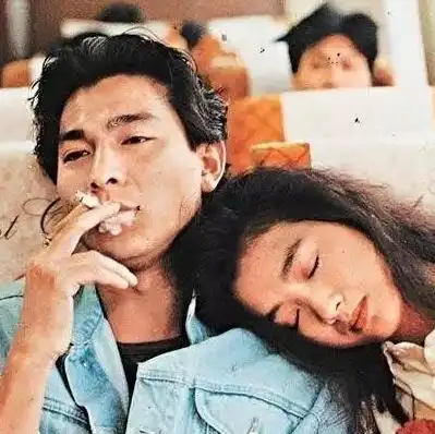  头像如梦如幻月,若即若离花