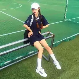 女生看过来,出门旅游造型搭配