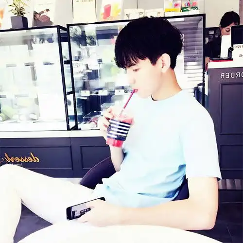  好看情侣头像图片一人一张真人,我们都能不被彼此拖累