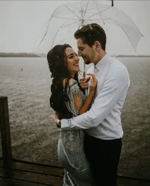  欧美情侣头像爱情莫过于给对方彩虹般的台阶