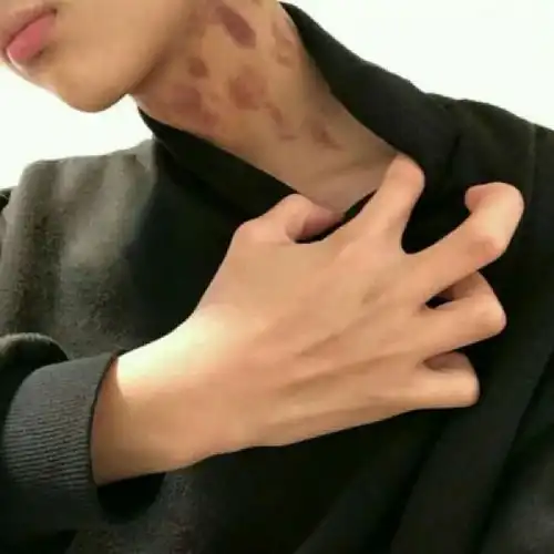  刚刚确认关系,女票就有3行为,妥妥的渣女,建议原地分手