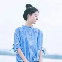 求两张美女闺蜜头像,一人一张的那种