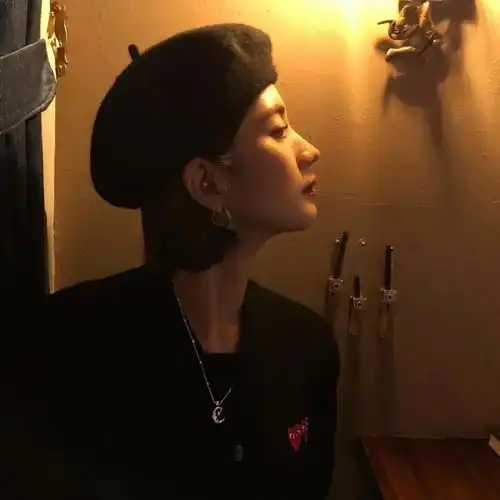  头像一个冬天的记忆是奶茶飘雪和你