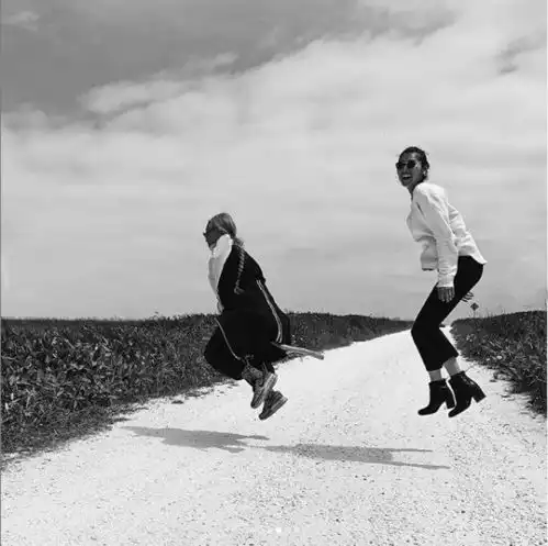  68岁的她独居深山,不用手机,与猫相伴,引无数人惊呼这才是生活网易订阅