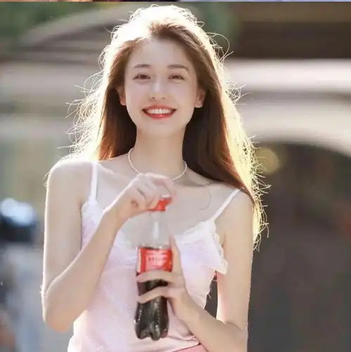  治愈系笑容女生头像