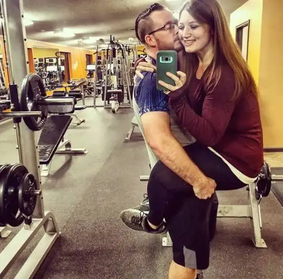  双双吃成胖子,再一起狂减360斤,这对情侣让最牛的健身教练也不敢接单