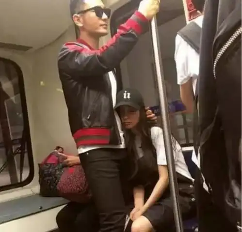  黄晓明否认离婚,称baby不离不弃,让他感动