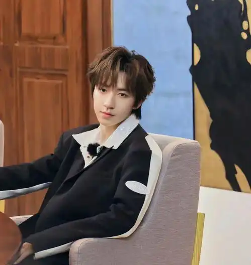  时代少年团看似录的是这是我的岛,而实际却是参加海岛变形记