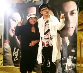  组图杜海涛晒与妈妈合影容貌酷似双胞胎