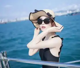  娜扎祖儿提前度假,假日我也要copy她们的穿搭