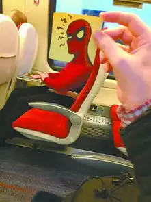  厌倦了火车旅行的无聊围观火车上的插画游戏