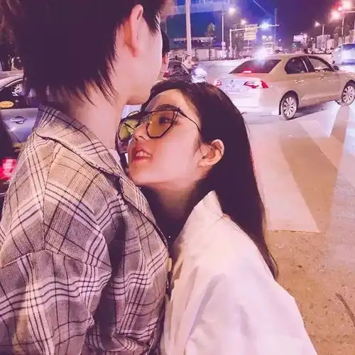  今日份情侣头像