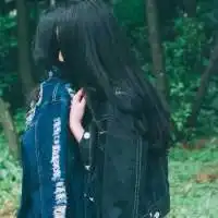  qq头像想这样的两个人在一张图片里的要真人,不要情侣,一张图里要有一男一女,谢谢