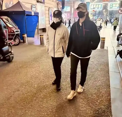 江珊女儿变好看了大骨架身材看起来很壮硕,大脸盘有福气