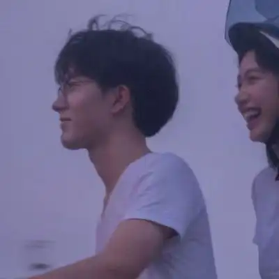  情侣真人头像一人一张分开一左一右情侣头像真人两张配对