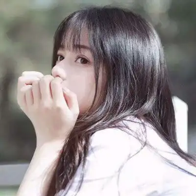  网红头像女高冷侧脸图片,要把心交给自己的眼睛