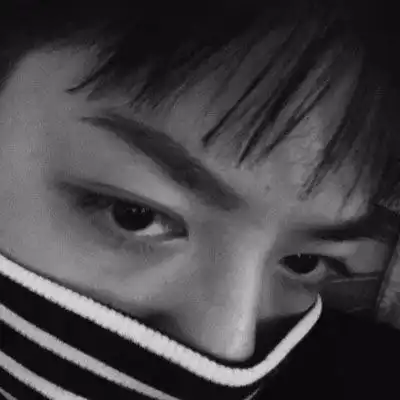  黑暗丧风格头像真人男生孤独伤感头像