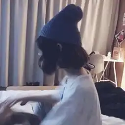  00后个性情侣头像一男一女两张春眠不觉晓有些小烦恼