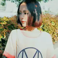  性感与经典混搭qq女声头像带着一起玩穿越